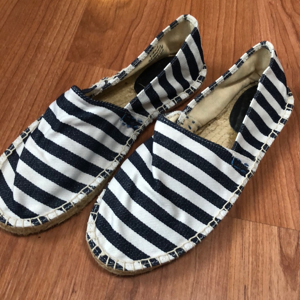 Striped flats
